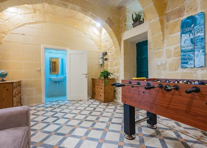 Ellie Boo Farmhouse With Pool And Hot Tub And Games Room