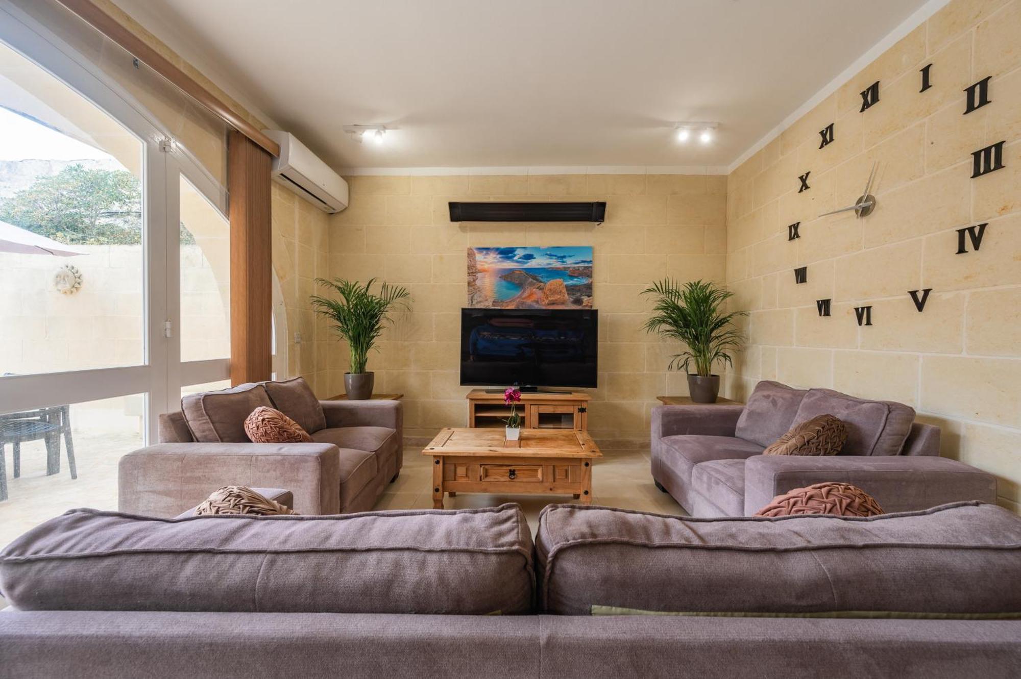 Villa Ellie Boo With Pool And Hot Tub And Games *